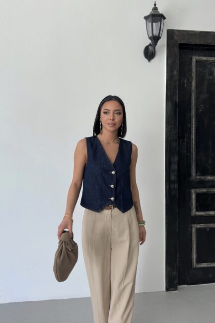 Düğmeli ve Kısa Boylu Dar Kalıplı Cepsiz Kolsuz Kadın Kot Yelek Slaplı Lacivert Denim
