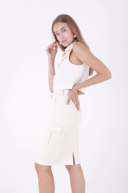 Arkası Yırtmaç Detaylı ve Bitişi Püsküllü Kargo Cepli Kadın Kot Etek Naturel Bej Denim Dört Mevsim