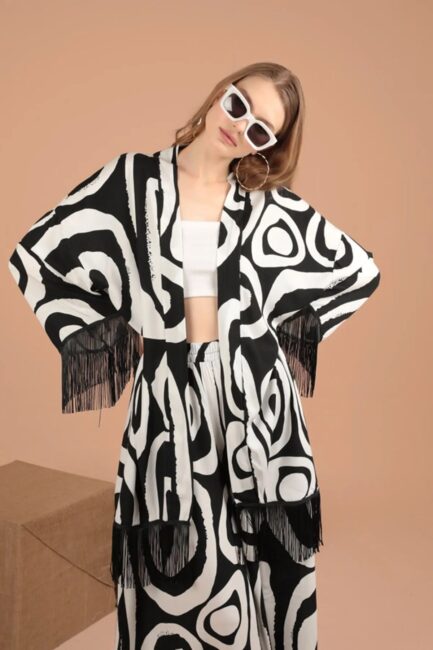 Geometrik Desen Detaylı Uzun Kollu ve Şal Yakalı Viskon Kumaşlı Kadın Takım 2 Parça Siyah Yaz/Bahar