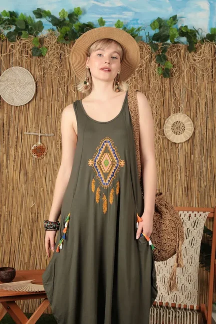 Önü Nakışlı ve Örme Detaylı Viskon Kumaşlı Kolsuz Uzun / Maxi Boy Kadın Elbise Haki Yaz / Bahar